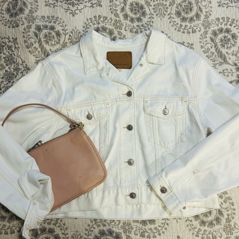 NWT American Eagle Outfitters Cream Denim Crop Jacket